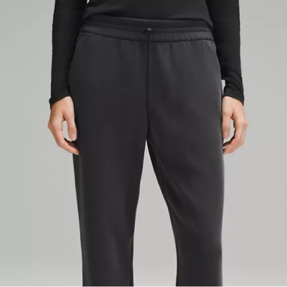 LULULEMON Softstreme High-Rise Pant
Regular